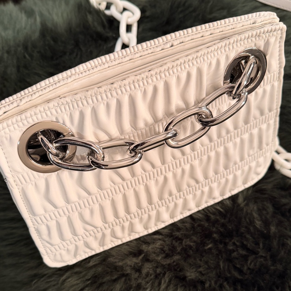 House Of Want White Quilted Handbag with Chain Straps - Picture 4 of 4